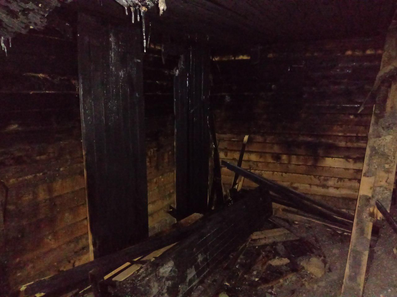 В Краснотурьинске на 42 квартале сгорела баня