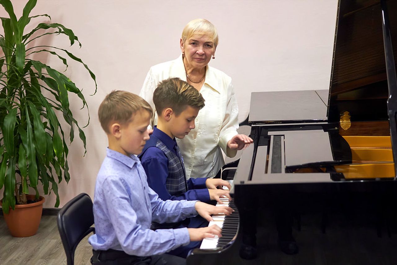Верность музыке: педагог Лариса Зырянова отметила 50-летие трудовой деятельности в музыкальной школе № 1