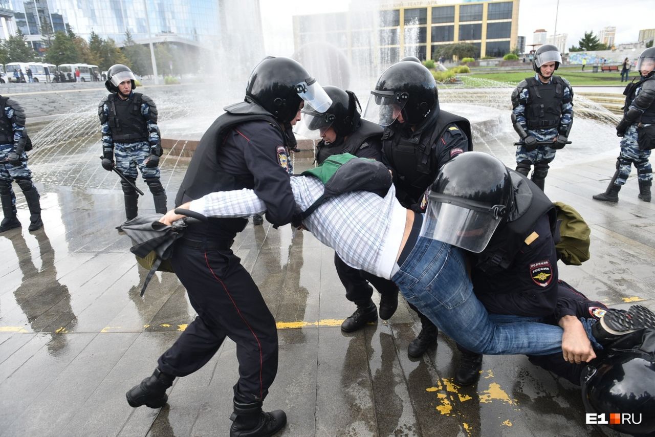 На акциях протеста в России были задержаны 839 человек