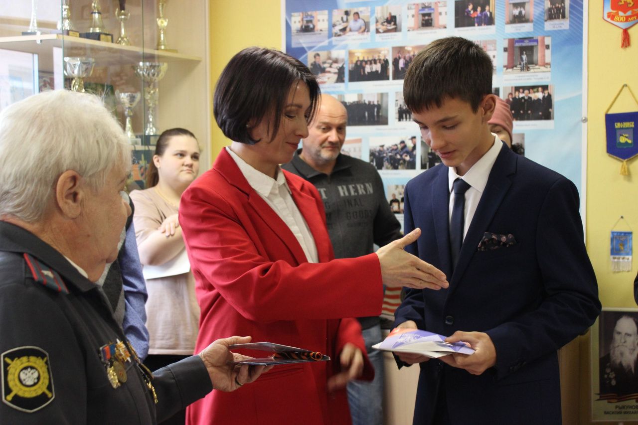 8 школьников Краснотурьинска получили первые паспорта