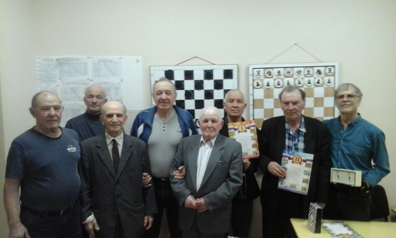 11 ветеранов спорта сразились в шахматы в личном первенстве города
