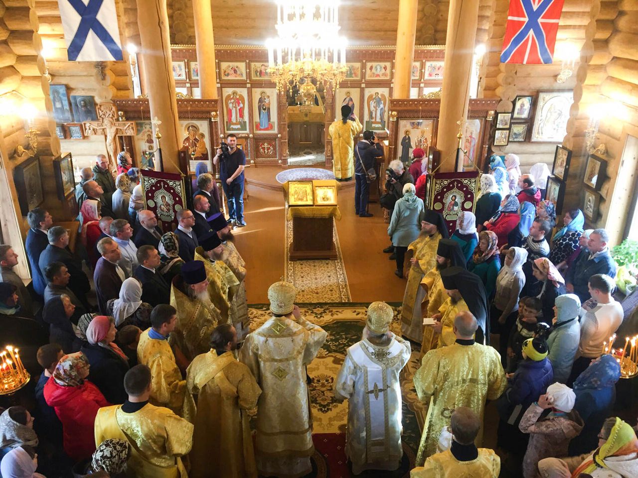 Священники Краснотурьинска освятили военный храм в Мурманской области и погрузились на подводной лодке