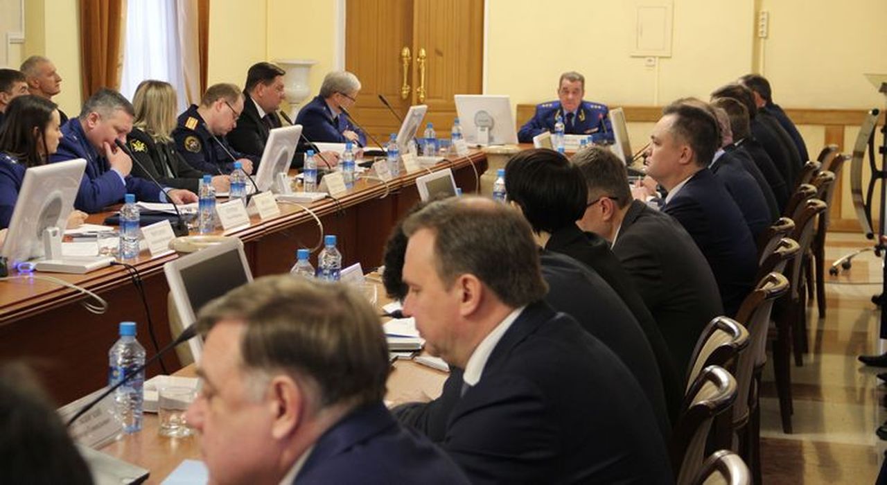 Глава Краснотурьинска Устинов получил предостережение от заместителя генерального прокурора. Всему виной - "мусорная" реформа