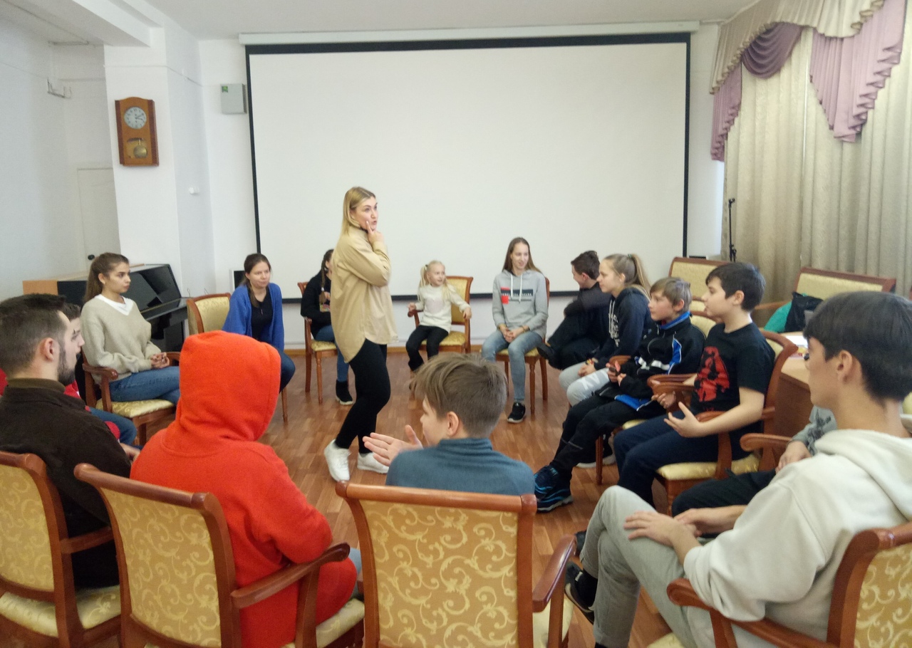 Екатеринбуржский клуб "ВыДвижение" провел игры с краснотурьинскими подростками