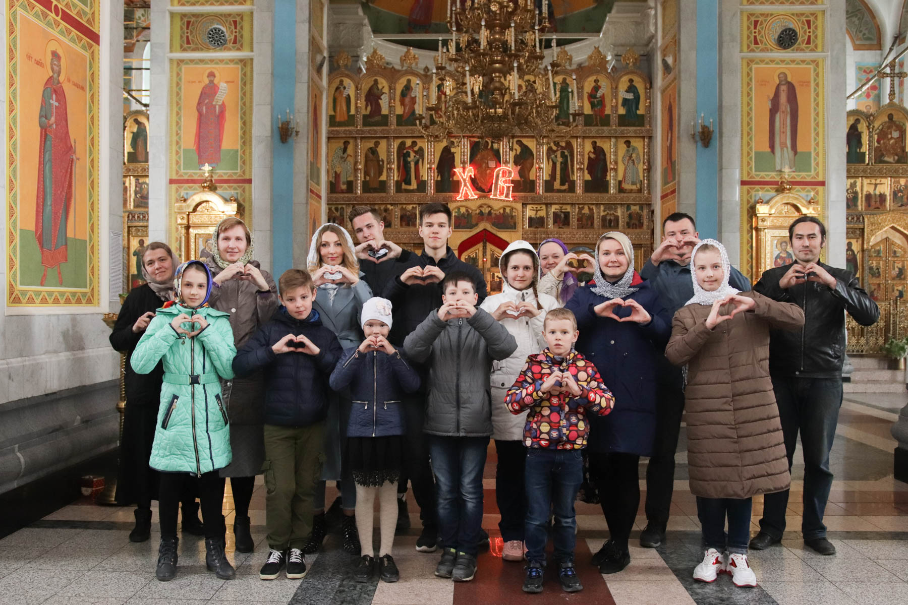 #ЯзаХРАМ. В Краснотурьинске православные участвовали во флешмобе, посвященном строительству храма в Екатеринбурге