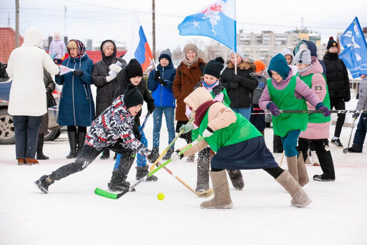 Православные сыграли в хоккей 