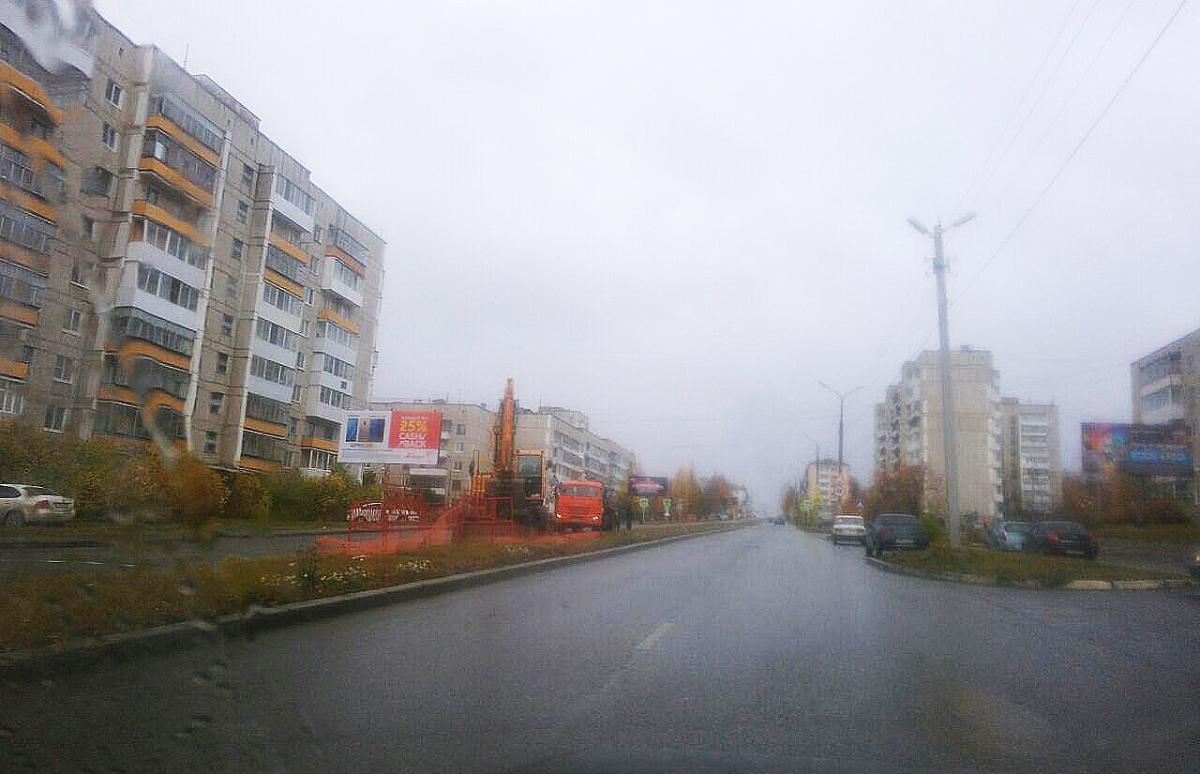 В восточной части на улице Ленина перекрыли полосу движения