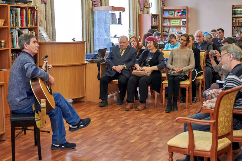 На встречу с краснотурьинцами приезжает литературно-поэтический клуб "Дар" из Серова