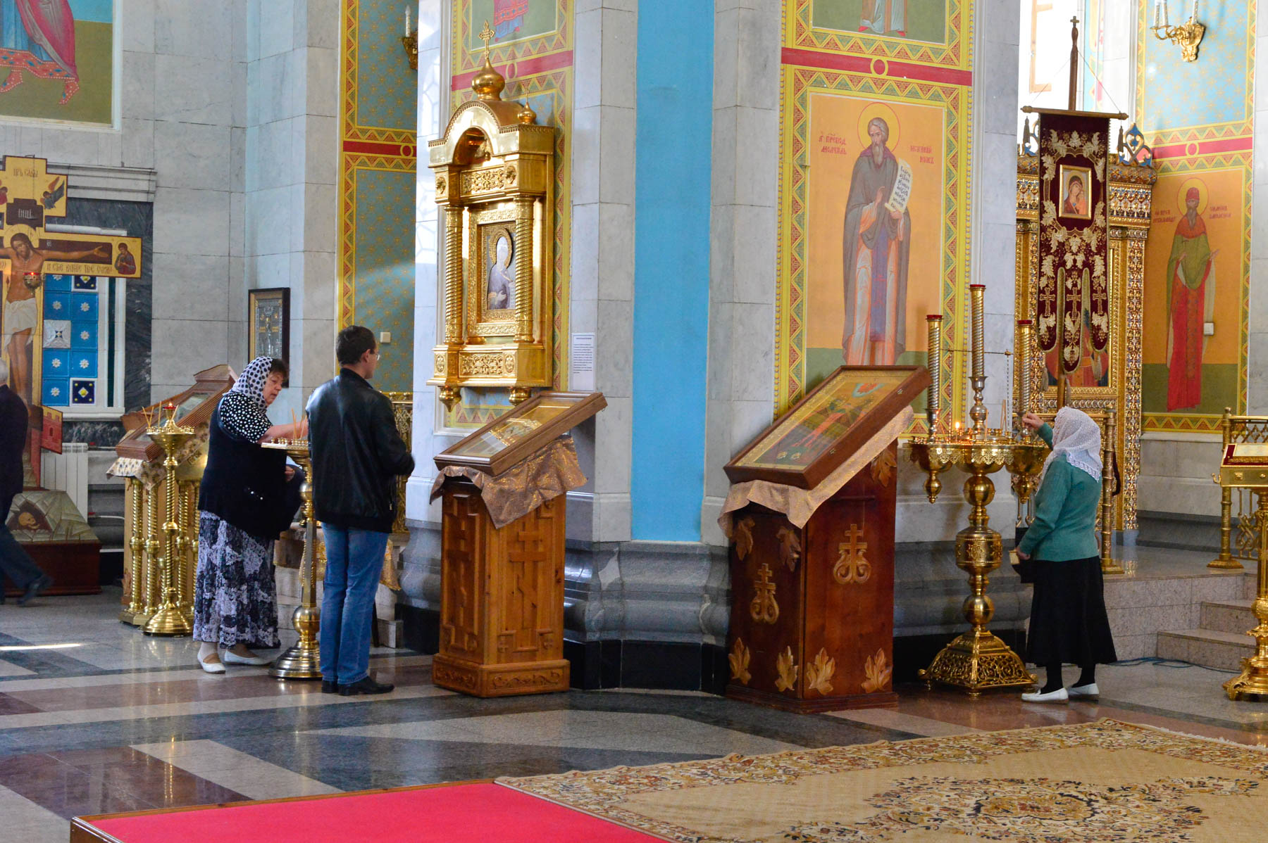 В Краснотурьинск прибывают святые иконы и мощи. Просить можно избавления от алкозависимости
