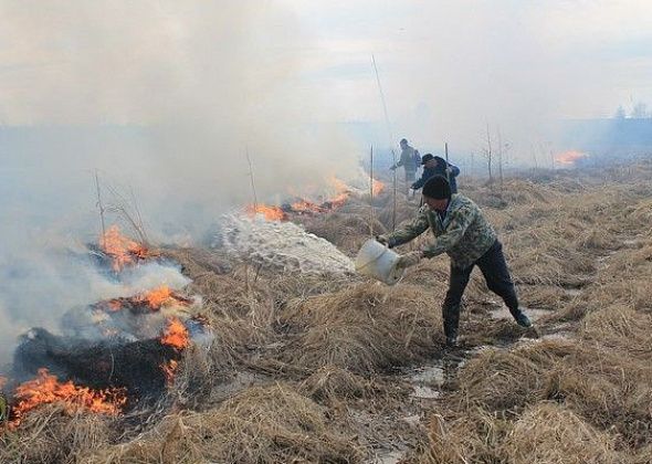 Первые возгорания мусора и сухой травы зафиксированы в Краснотурьинске