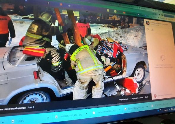 Краснотурьинские пожарные соревновались в извлечении условного пострадавшего из аварийного авто