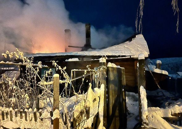 Два человека погибли в пожаре на улице Южной в Краснотурьинске