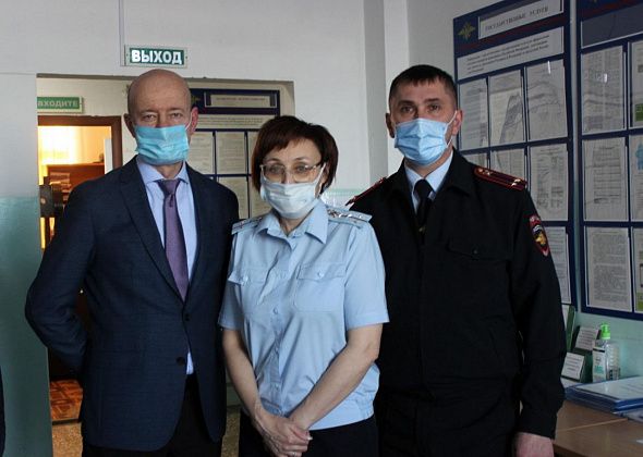 Полицию Краснотурьинска посетил общественник. Побывал в изоляторе, зашел в «миграционный» отдел 