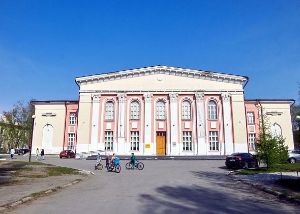 Состояние санузлов, фасадов, окон и кровли: основные проблемы зданий культуры Краснотурьинска