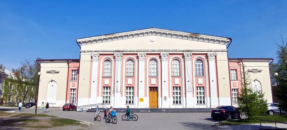 Состояние санузлов, фасадов, окон и кровли: основные проблемы зданий культуры Краснотурьинска