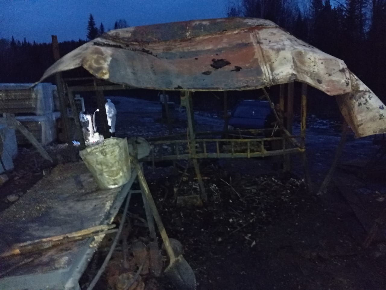 В Краснотурьинске сгорела «ничейная» бытовка