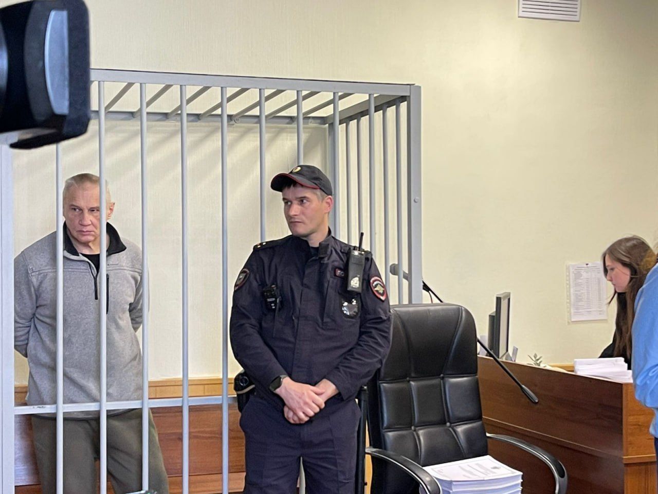 Экс-полицейский из Екатеринбурга осужден за организацию ОПГ с 11 убийствами