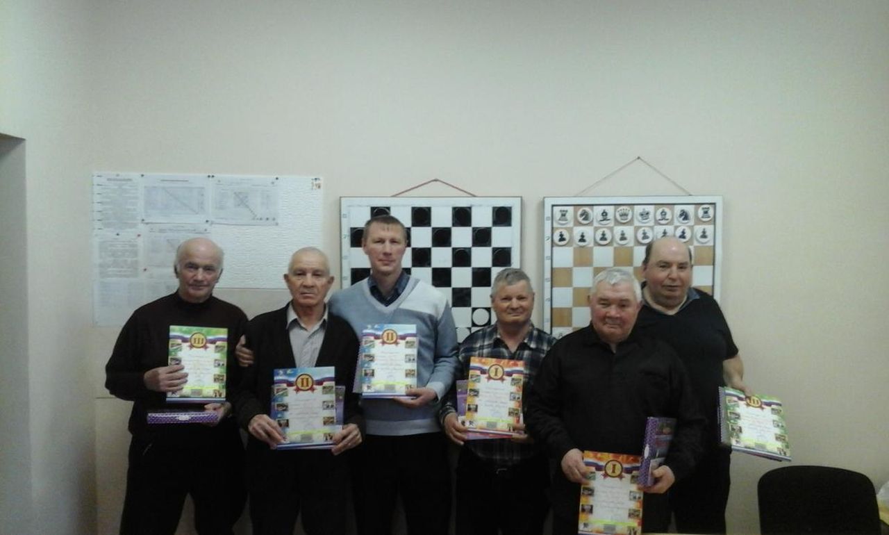 В Краснотурьинске прошли командные соревнования шашистов