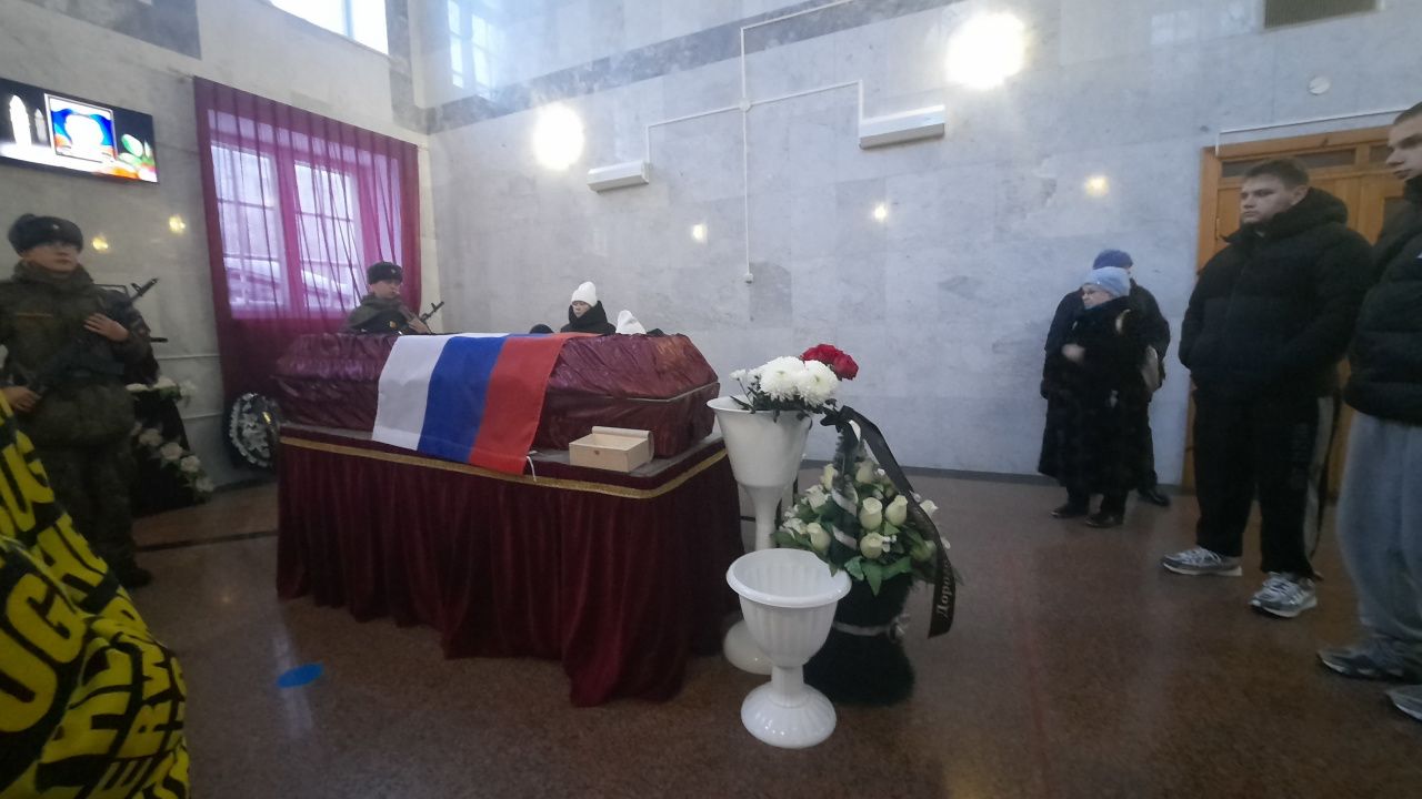 «Обещал: «Скоро увидимся». Похоронили участника СВО Владимира Фрицлера 