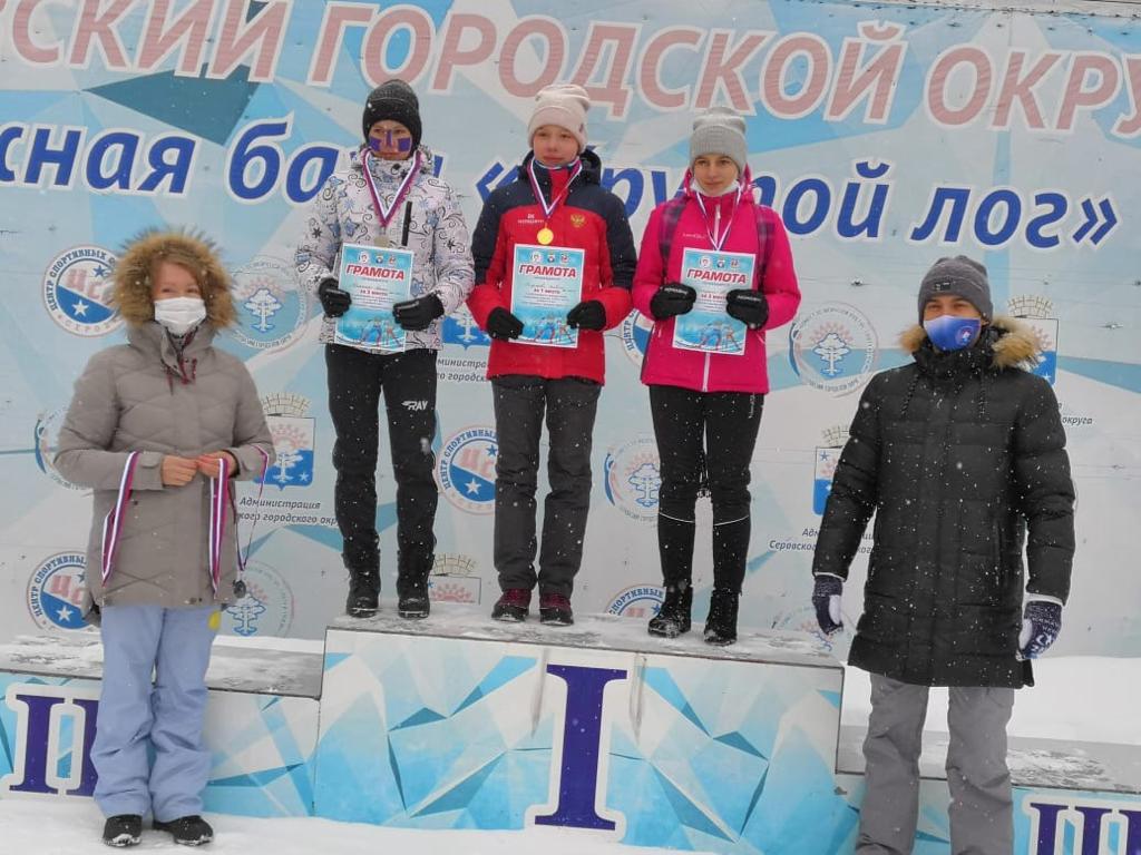 Краснотурьинские спортсмены сразились в лыжных гонках в Серове