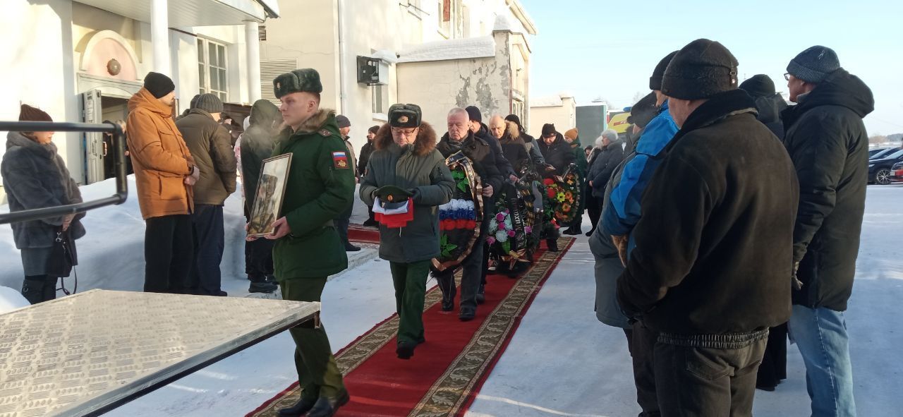"Его первое и последнее боевое задание". Похоронили погибшего на СВО Михаила Афонасенкова