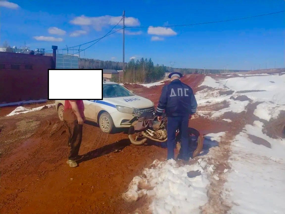 Госавтоинспекция отстранила от вождения 16-летнего мотоциклиста в Краснотурьинске