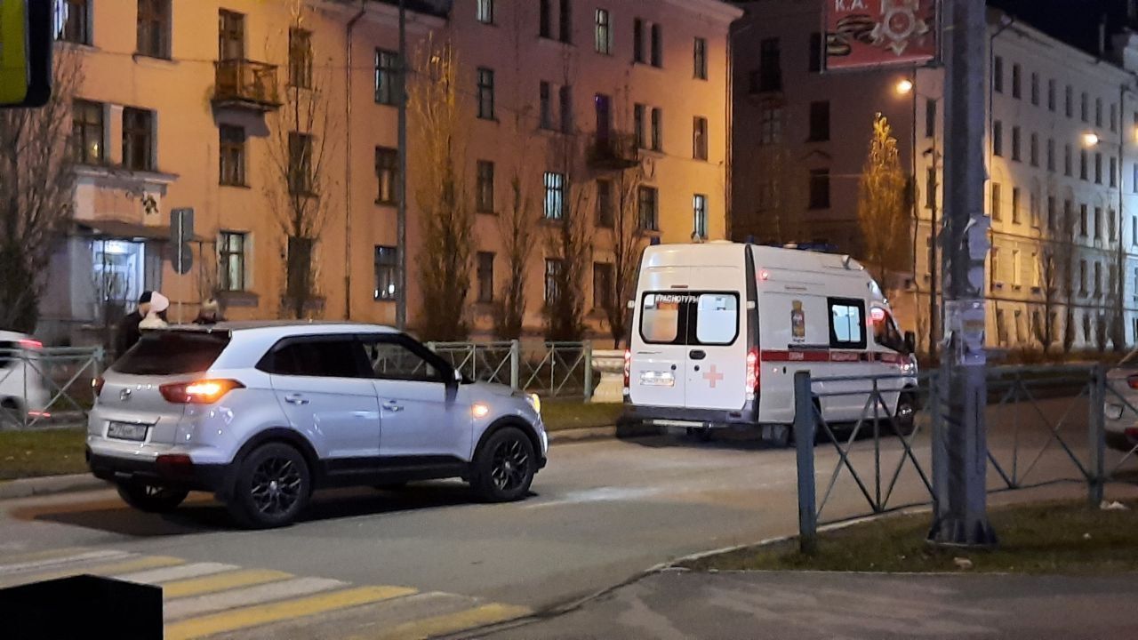 В Краснотурьинске на пешеходном переходе сбили девушку 