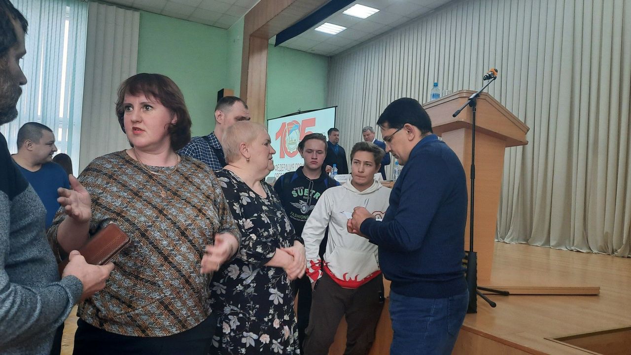 Водовод и производство. Мэр Краснотурьинска встретился с профсоюзными активистами