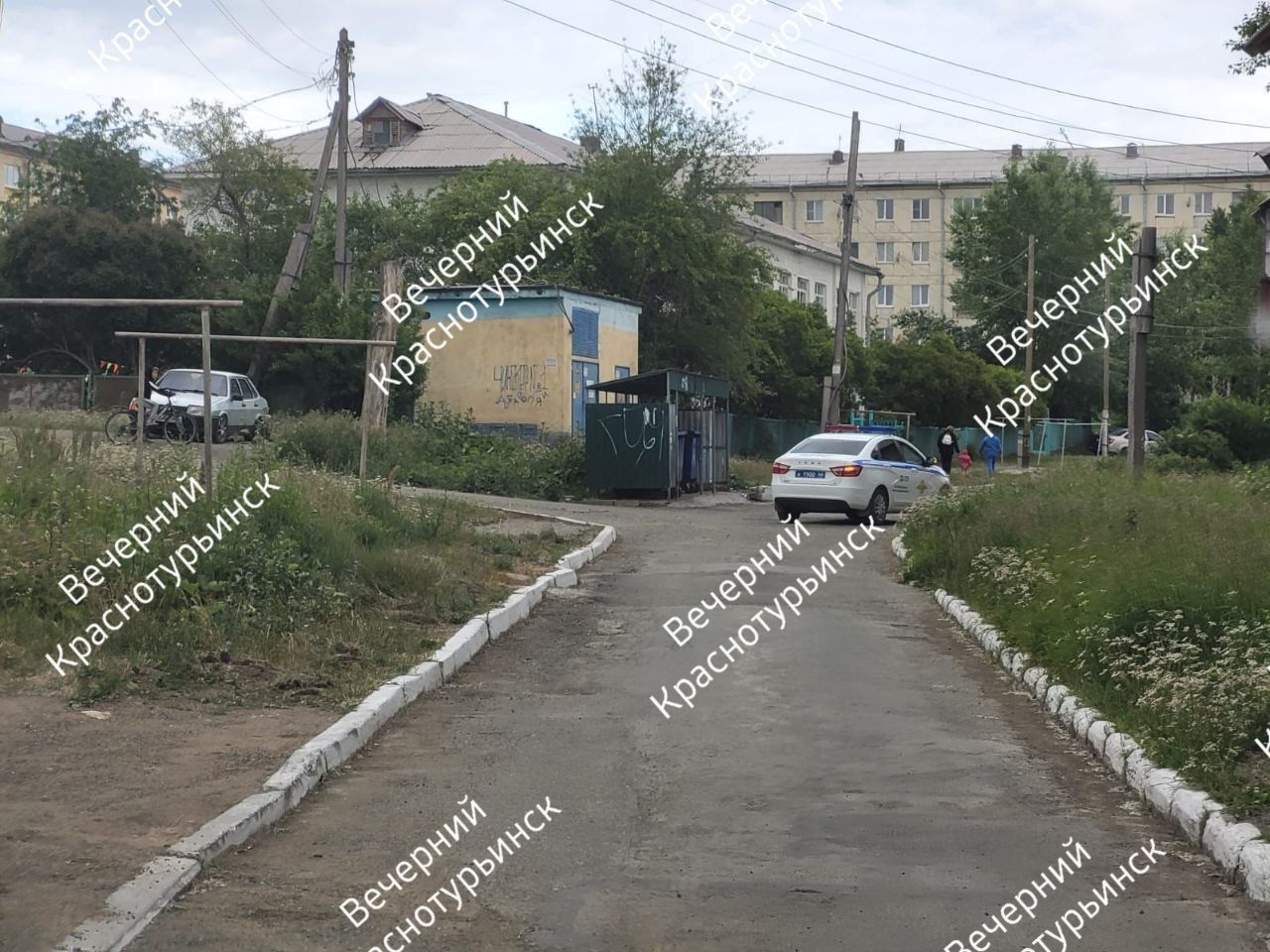 Водитель, сломавший ногу пенсионерке, скрылся с места наезда