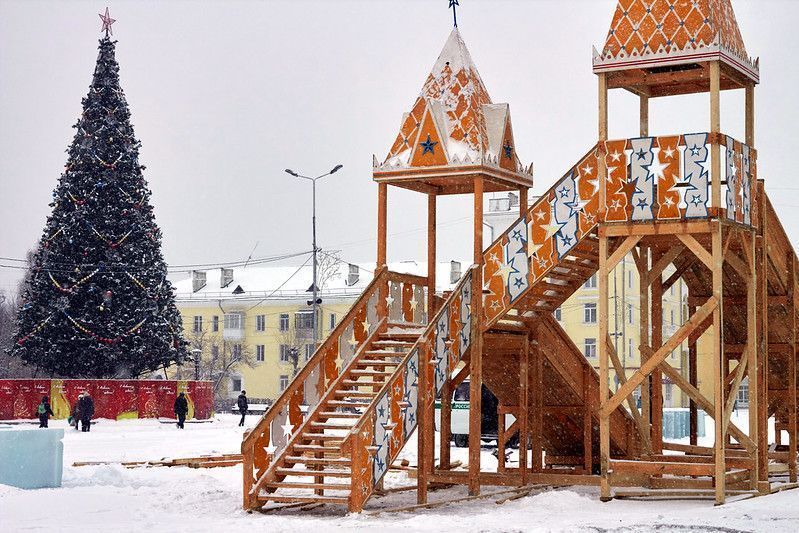 Новогоднюю елку в Краснотурьинске украсят 49 самодельных детских игрушек
