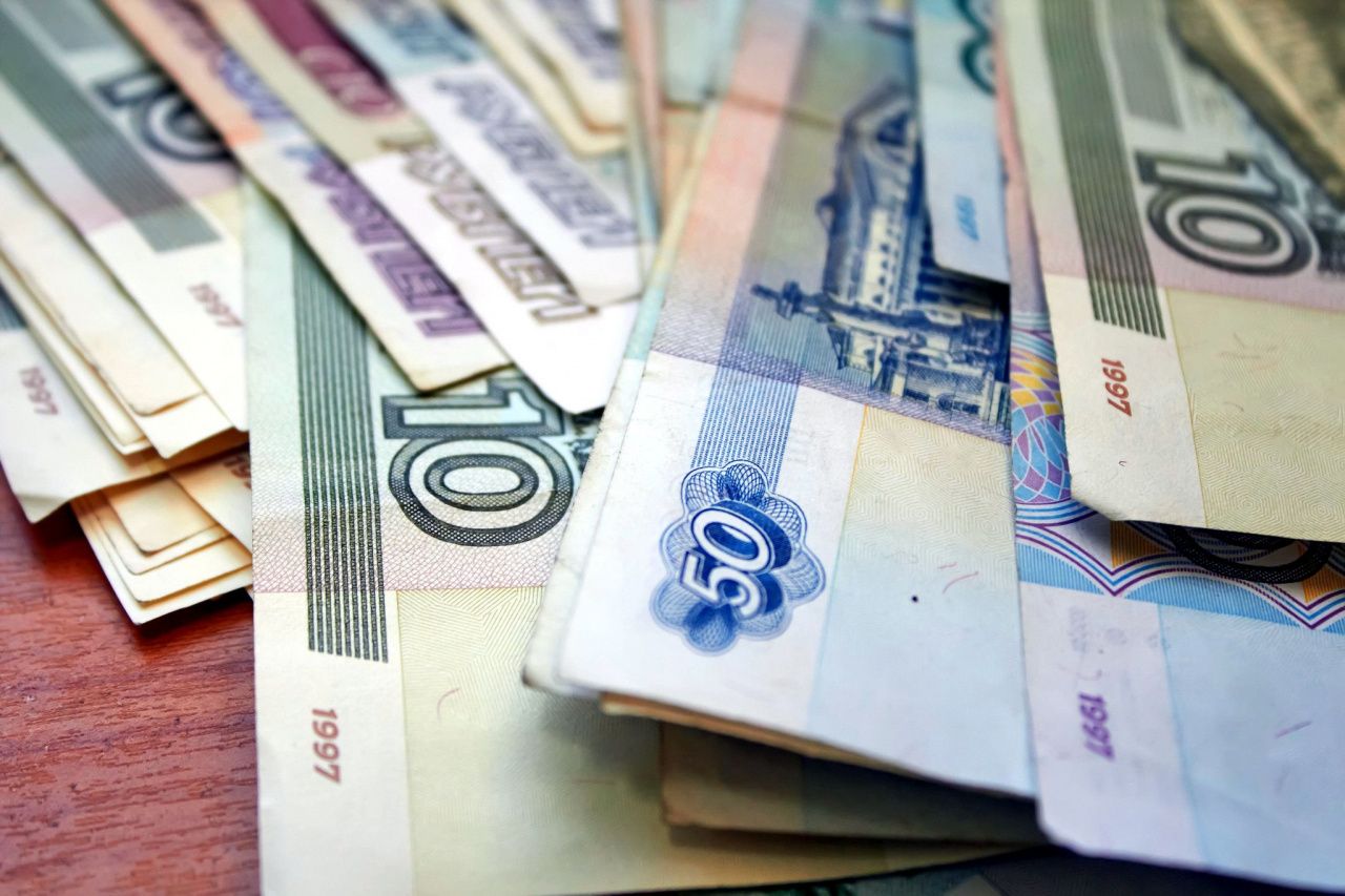 Суд не стал уравнивать премиальные выплаты работникам РУСАЛа