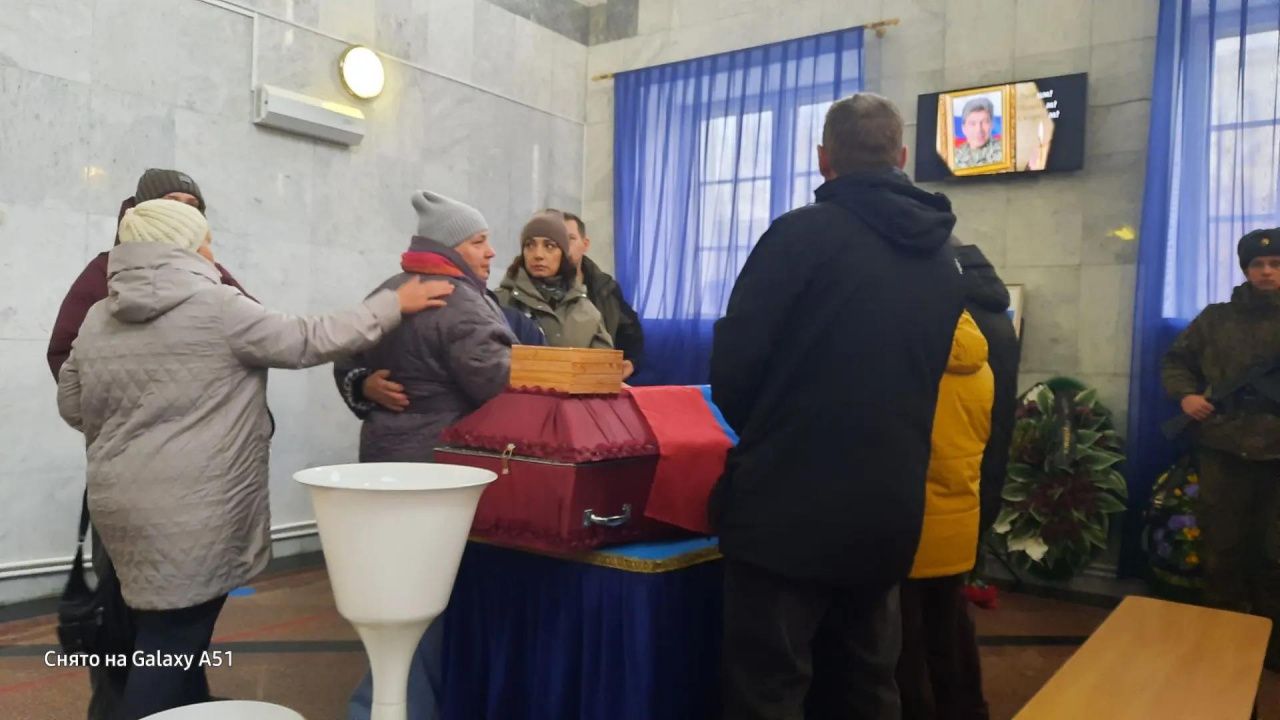«Родные остановили, но лишь на время». Похоронили погибшего в ходе СВО Тимофея Самарина