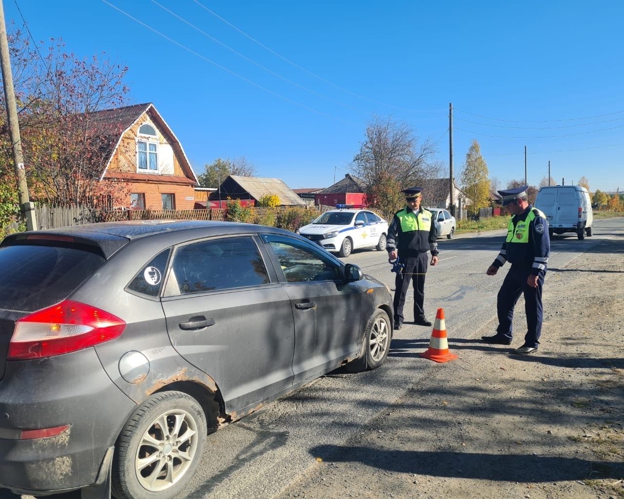 На опасной дороге в Рудничном тротуаров не будет еще года два точно |  Новости | Краснотурьинск.инфо