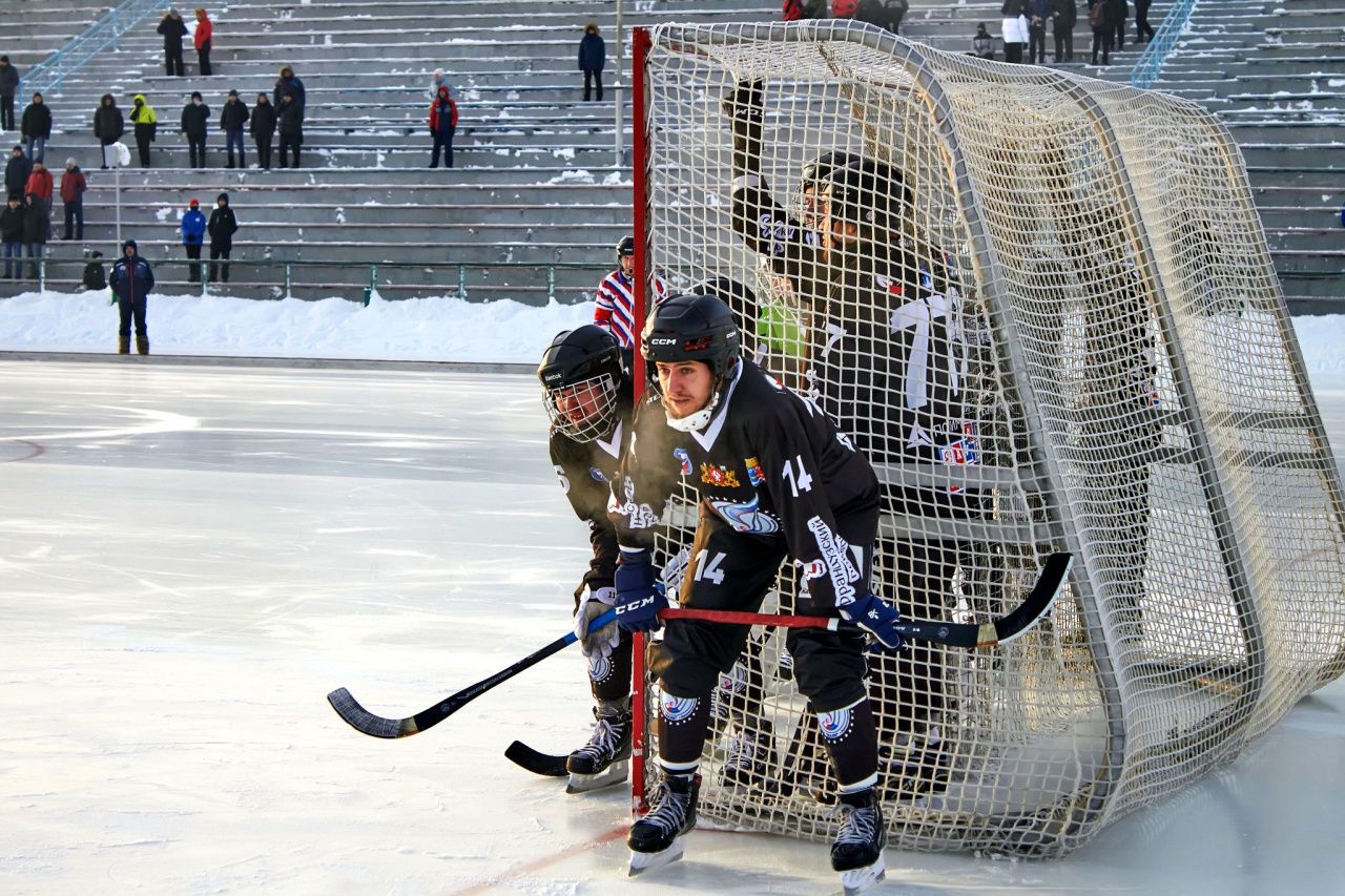 "Маяк" уступил "Никельщику"