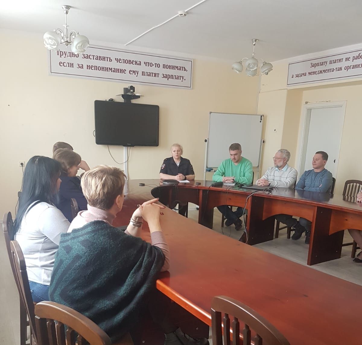 «Осторожно, мошенники!». Полицейские продолжают призывать горожан к бдительности