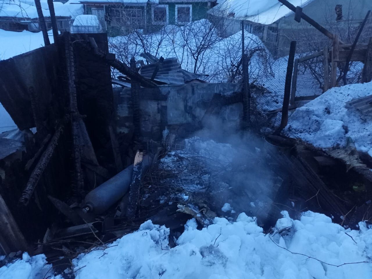 В садовом товариществе сгорел сарай