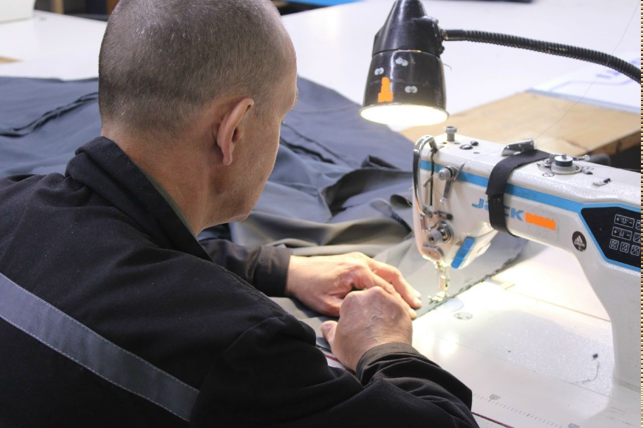 В краснотурьинской ИК-3 сошьют почти 5 тысяч шапок-ушанок для осужденных