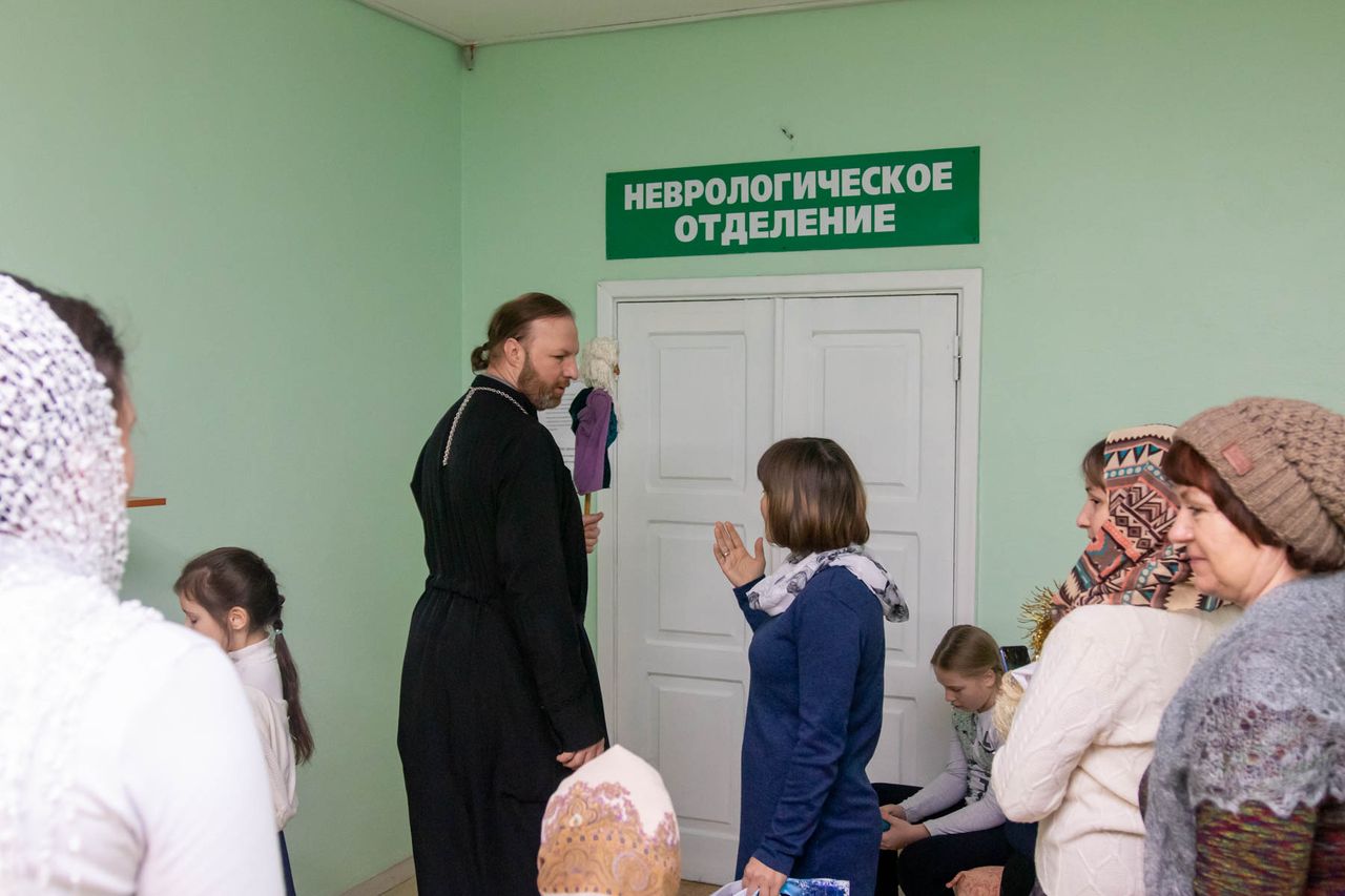 В Краснотурьинске православные активисты вручили подарки больным детям