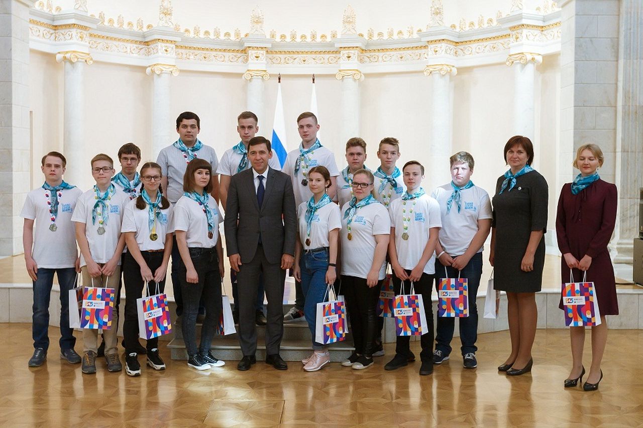 Евгений Куйвашев поздравил призеров финала национального чемпионата WorldSkills 
