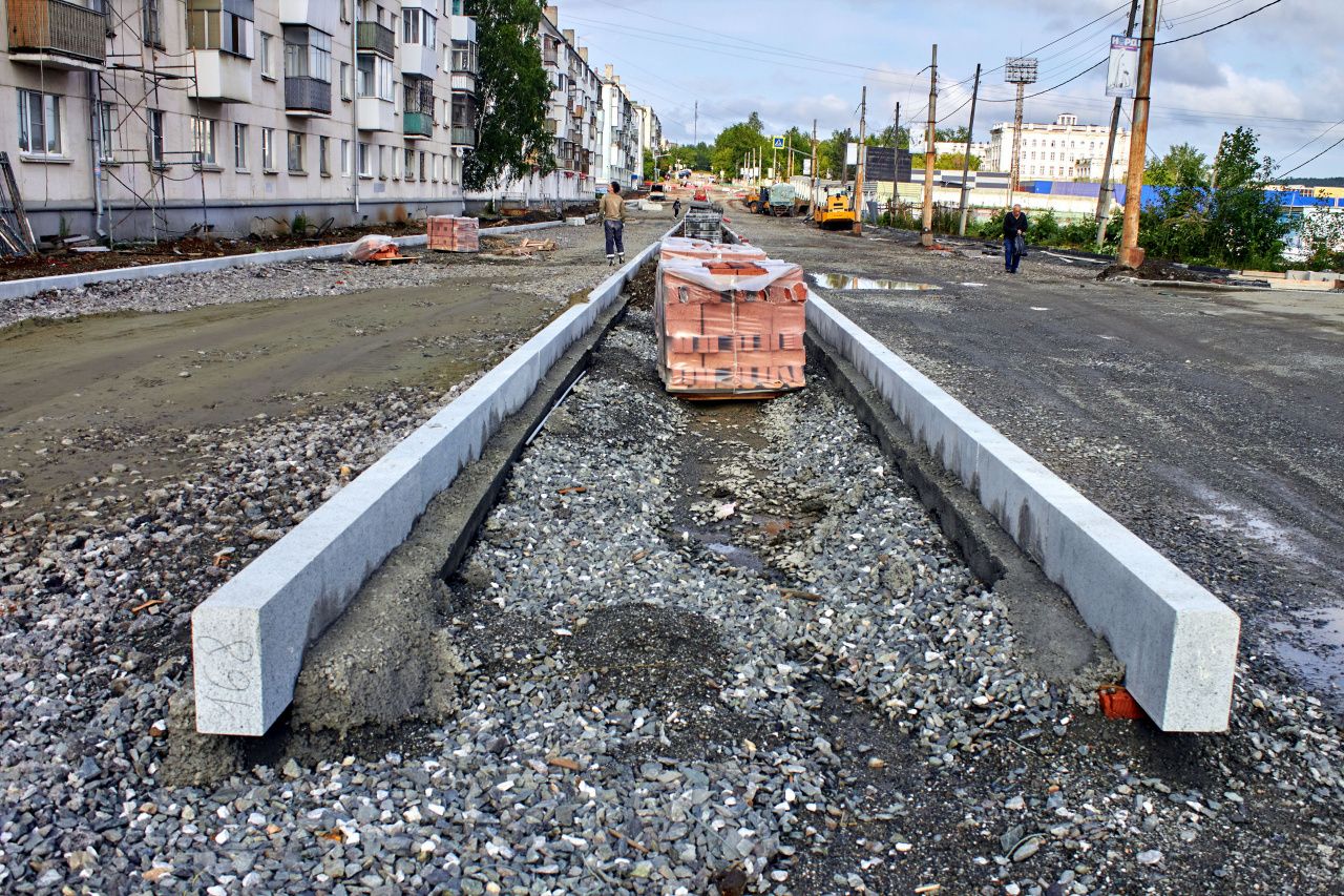 Будущий газон на Чкалова вызывает недовольство местных водителей
