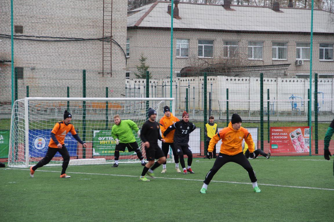 Краснотурьинские команды сыграют за «бронзу» турнира по мини-футболу в Серове