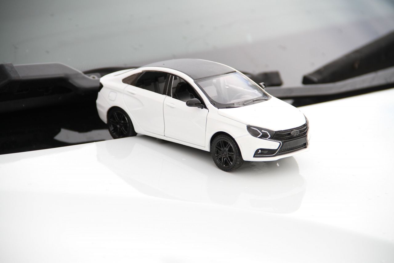 При покупке авто горожанину навязали дополнительные услуги почти на 100 тысяч. Вернули только 35