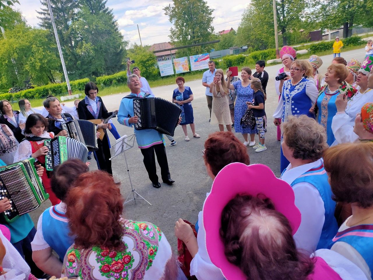 На Воронцовке будут играть гармонь и литься песня