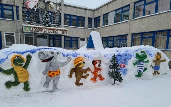 Новогодняя снежная сказка на территории детского сада №32