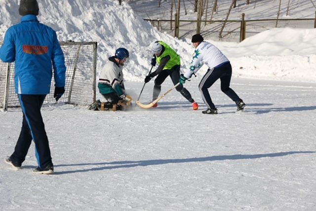 Заводчане БАЗа выявили лучших в хоккее на валенках