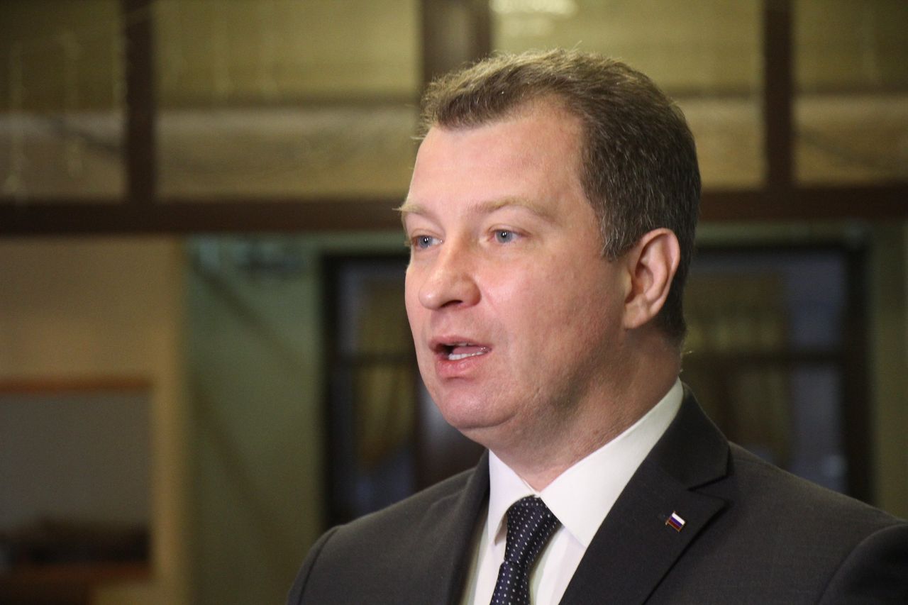 Глава Серова Сизиков рассказал, как его сын-семиклассник получил доход в 400 тысяч рублей