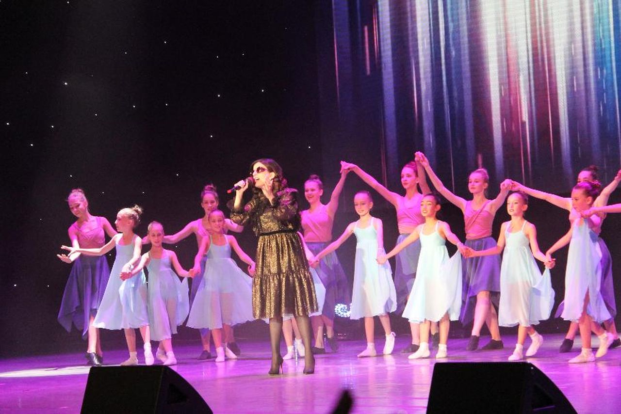 Танцовщицы из Краснотурьинска выступили на одной сцене с Дианой Гурцкой