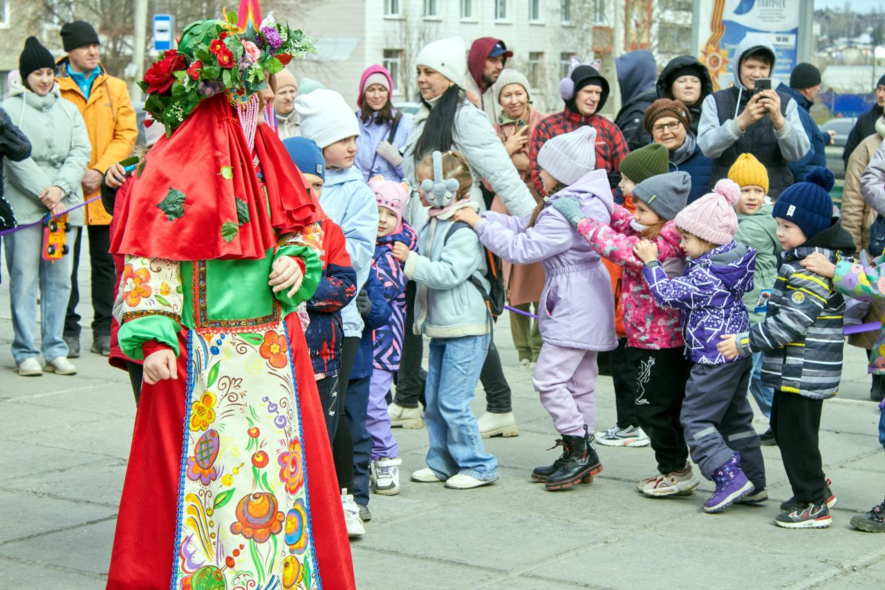 «Зрителей не обманешь старым репертуаром»: директор театра кукол — о цифрах, планах и проблемах
