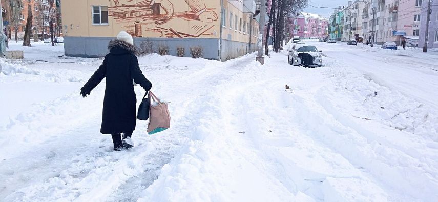 «Проехался по всем улицам, везде ад»: горожане рассказали о последствиях снегопада
