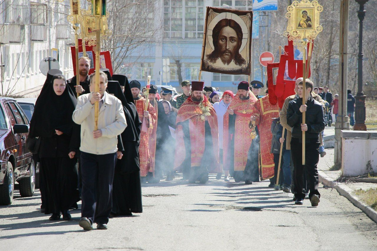 Православные собираются встретить Благодатный огонь 